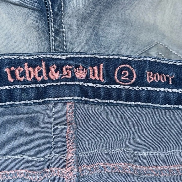 Rebel & Soul Bootcut Jeans Women’s 2 Light Wash Feather Embellished Pockets y2k - Picture 6 of 7